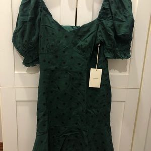 BNWT Evie Dress in Deep Kelly Green .